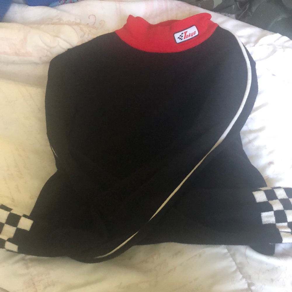 Black long sleeve crop top